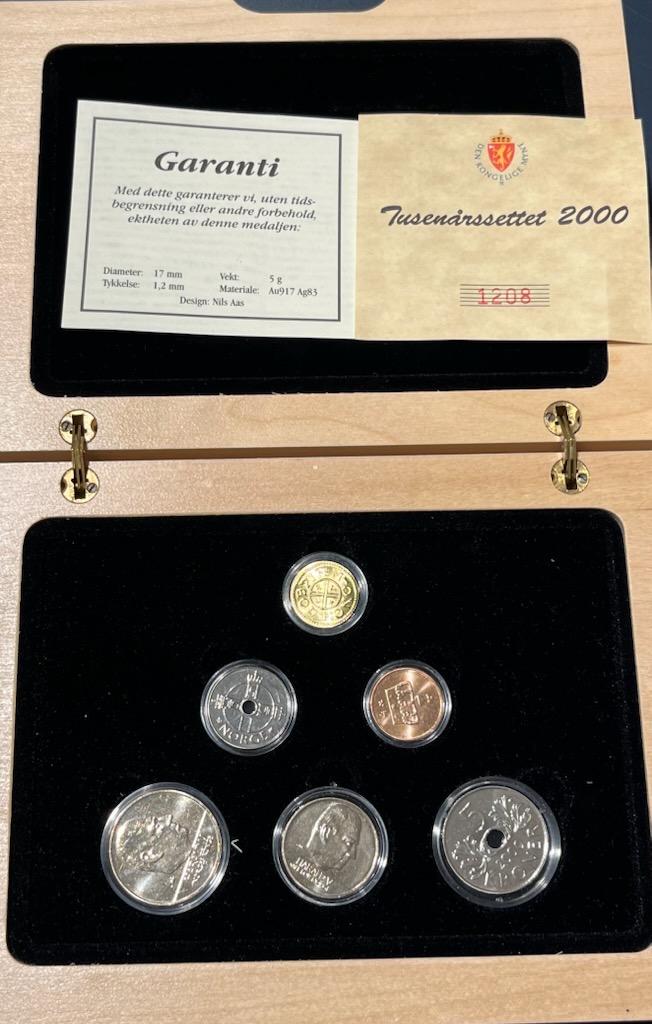 1000 årssettet med gull